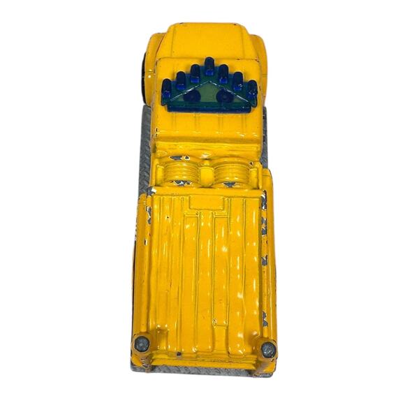 Vintage 1998 Mattel Matchbox International Pumper Rescue Truck 1/100 Scale - Picture 6 of 10